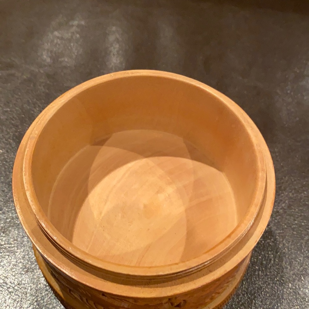 Handcrafted Wooden Powder Box - Picture 7 of 7